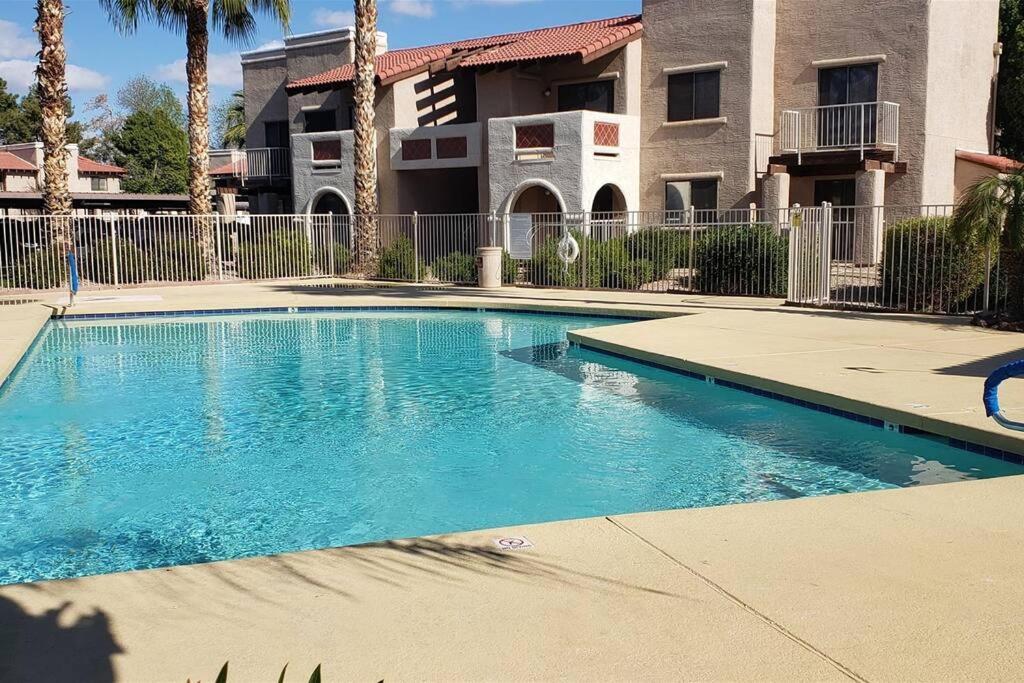 Condo With Heated Pool, Hot Tub, Near Walking Paths Γκλέντεϊλ Εξωτερικό φωτογραφία