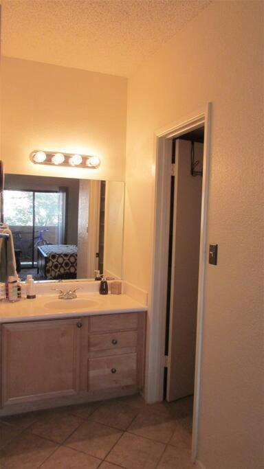 Condo With Heated Pool, Hot Tub, Near Walking Paths Γκλέντεϊλ Εξωτερικό φωτογραφία