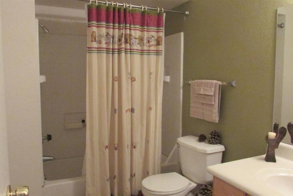 Condo With Heated Pool, Hot Tub, Near Walking Paths Γκλέντεϊλ Εξωτερικό φωτογραφία