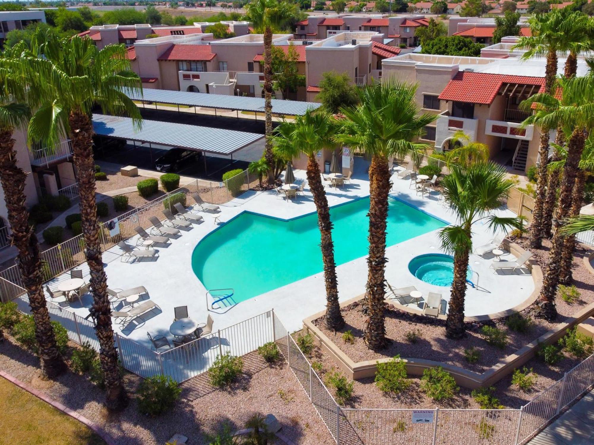 Condo With Heated Pool, Hot Tub, Near Walking Paths Γκλέντεϊλ Εξωτερικό φωτογραφία